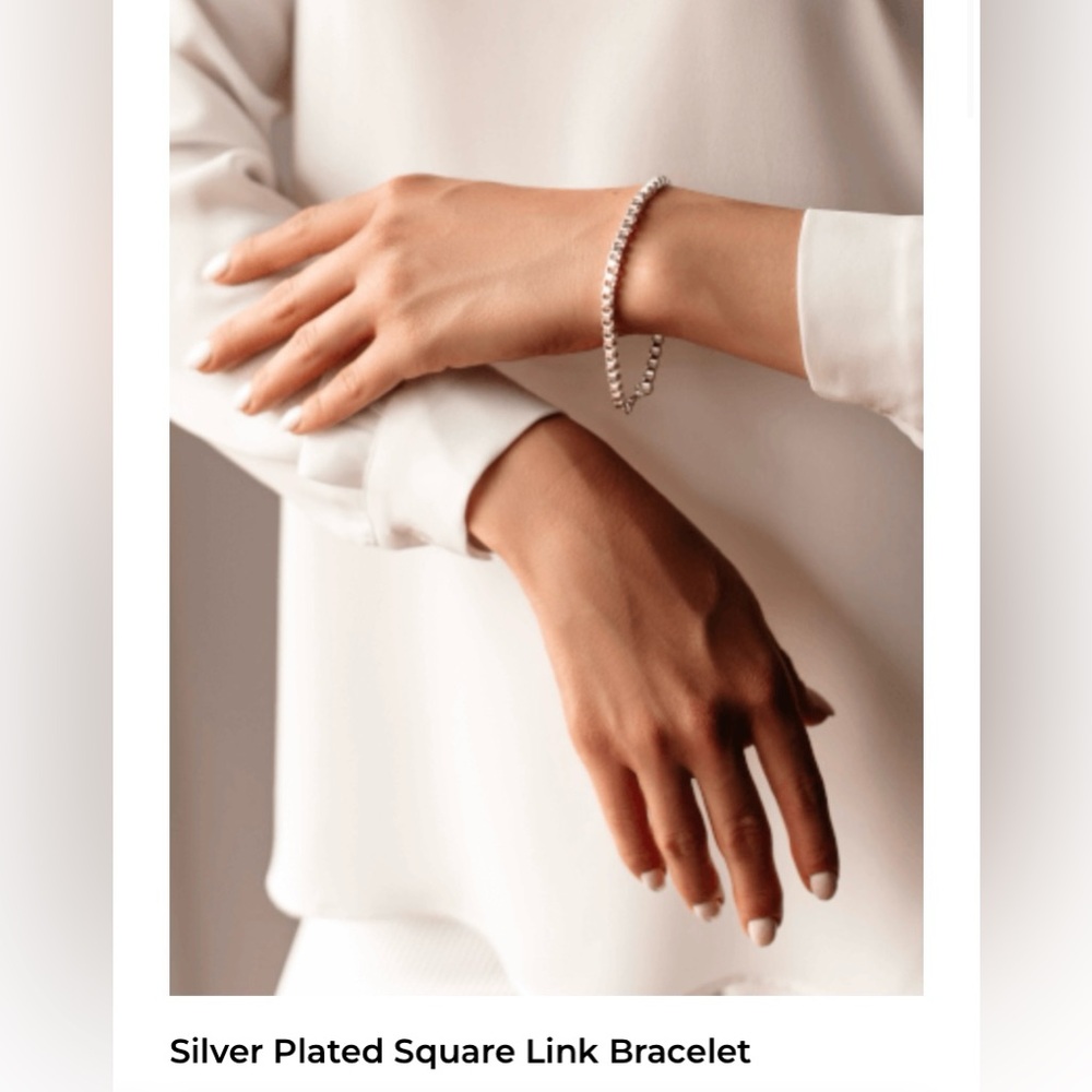 NWB Nikola Valenti Silver plated square link bracelet.